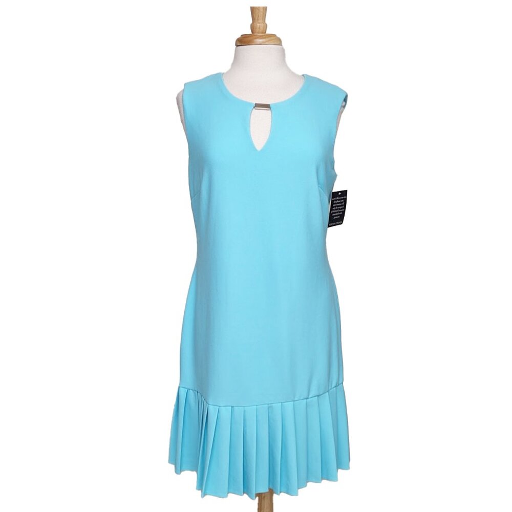 SANDRA DARREN Sixties-Inspired Turquoise Dress with Pleated Hem